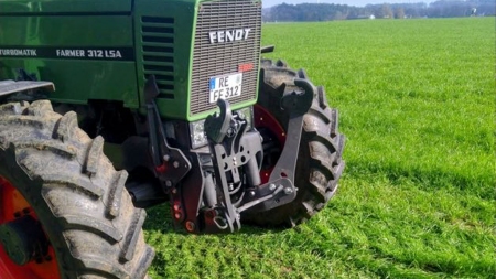 UNIVERZÁLIS FRONT HIDRAULIKA 2KAT TRAKTORHOZ 1500kg