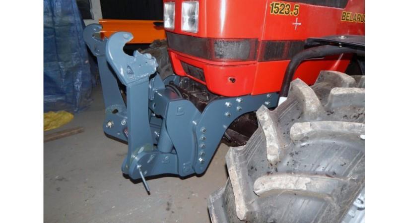 UNIVERSALE KIT VOORLADER HYDRAULISCH 3E CATEGORIE VOOR TREKKER 2250kg